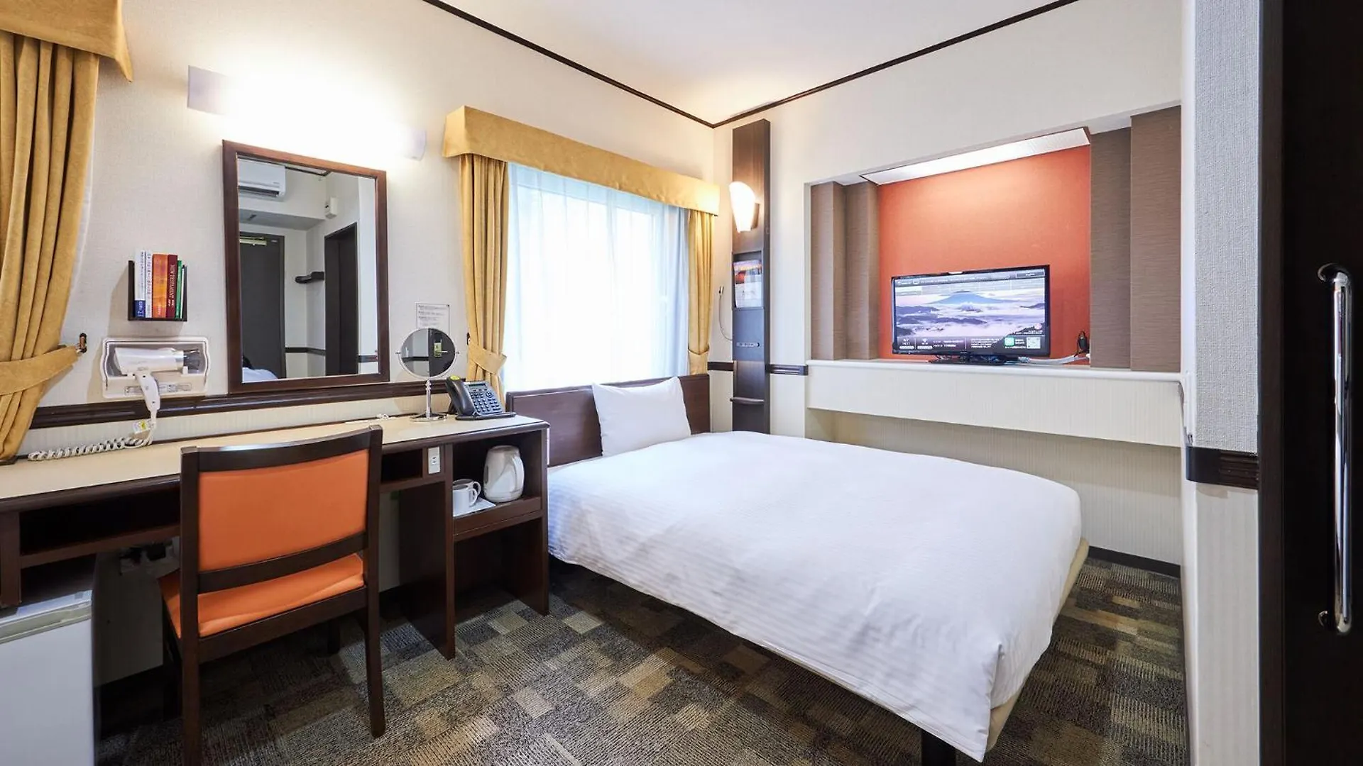 Toyoko Inn Tokyo Nihombashi Zeimusho Mae Japon